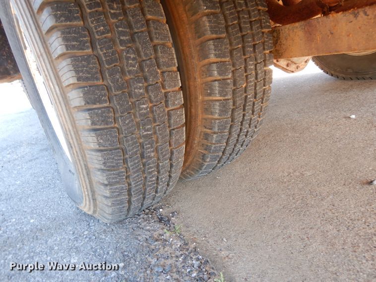 image for item DM2900 1988 Chevrolet C3500  bucket truck