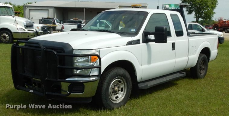 image for item DM2954 2015 Ford F250 Super Duty  SuperCab pickup truck