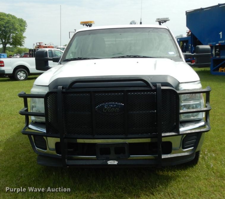 image for item DM2954 2015 Ford F250 Super Duty  SuperCab pickup truck