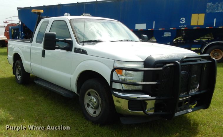 image for item DM2954 2015 Ford F250 Super Duty  SuperCab pickup truck