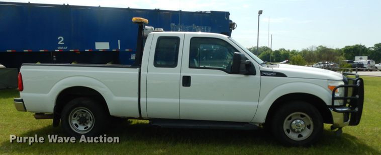 image for item DM2954 2015 Ford F250 Super Duty  SuperCab pickup truck