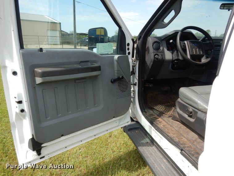 image for item DM2954 2015 Ford F250 Super Duty  SuperCab pickup truck