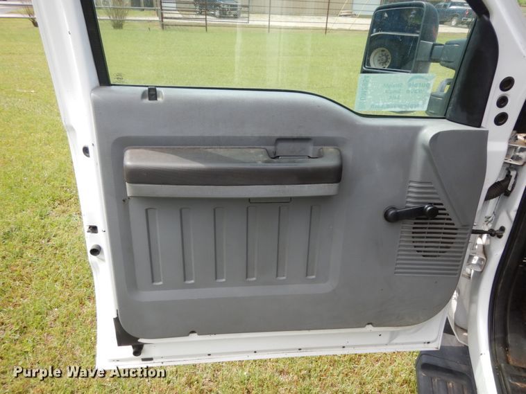 image for item DM2954 2015 Ford F250 Super Duty  SuperCab pickup truck