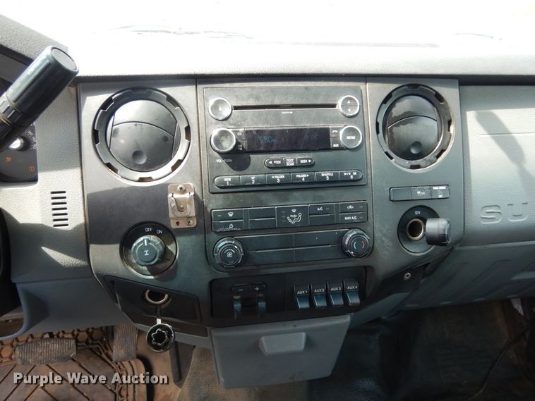 image for item DM2954 2015 Ford F250 Super Duty  SuperCab pickup truck