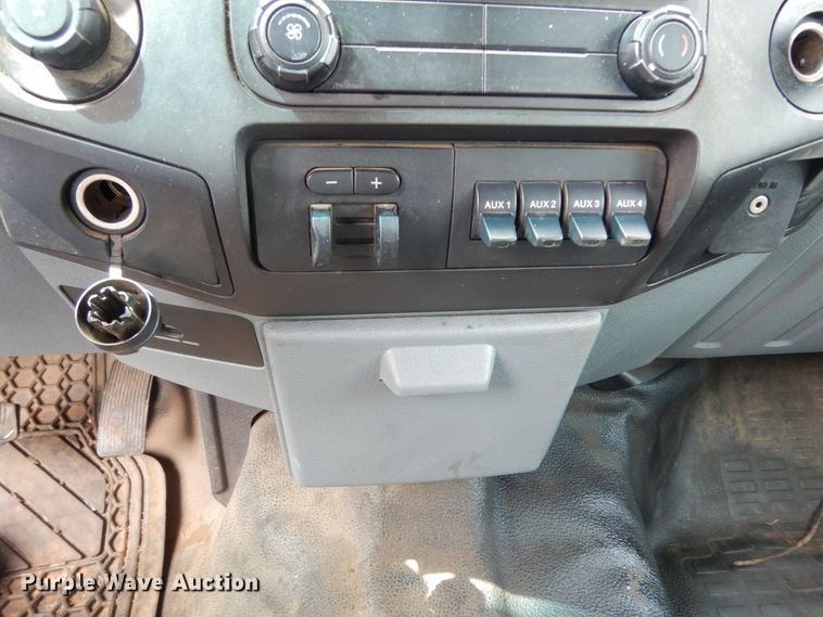 image for item DM2954 2015 Ford F250 Super Duty  SuperCab pickup truck