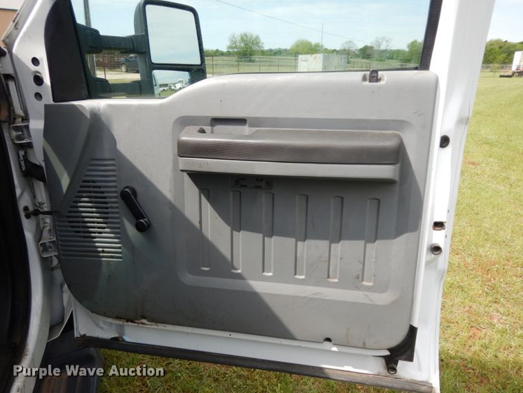 image for item DM2954 2015 Ford F250 Super Duty  SuperCab pickup truck