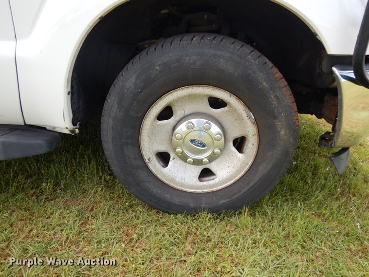 image for item DM2954 2015 Ford F250 Super Duty  SuperCab pickup truck