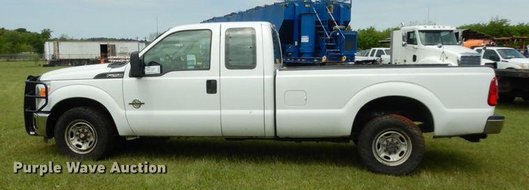 image for item DM2957 2011 Ford F250 Super Duty  SuperCab pickup truck