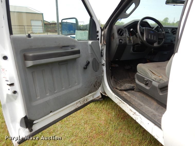 image for item DM2957 2011 Ford F250 Super Duty  SuperCab pickup truck