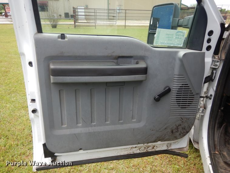 image for item DM2957 2011 Ford F250 Super Duty  SuperCab pickup truck