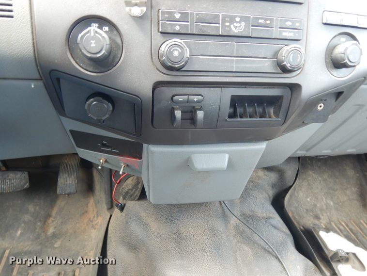 image for item DM2957 2011 Ford F250 Super Duty  SuperCab pickup truck