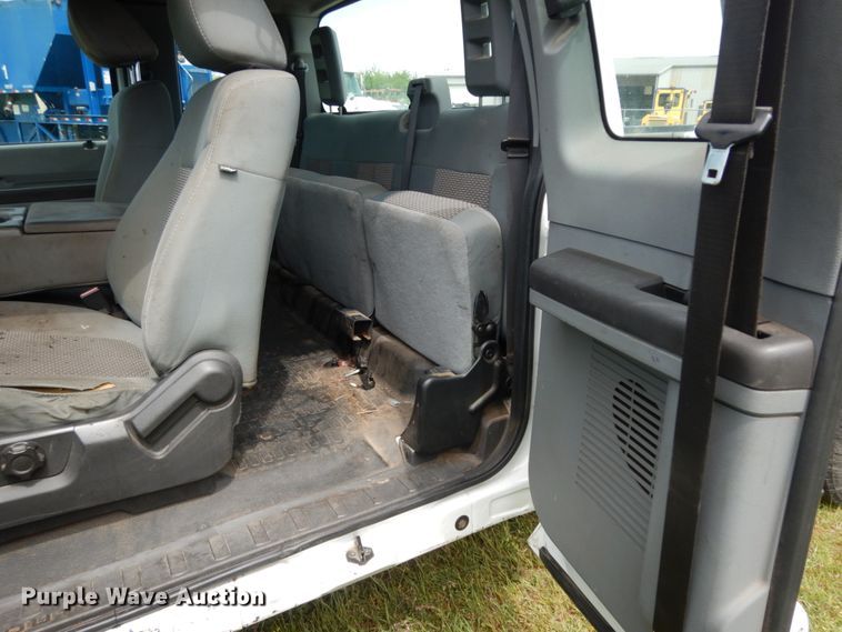 image for item DM2957 2011 Ford F250 Super Duty  SuperCab pickup truck