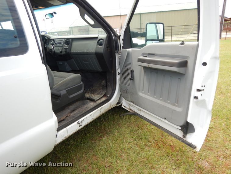 image for item DM2957 2011 Ford F250 Super Duty  SuperCab pickup truck