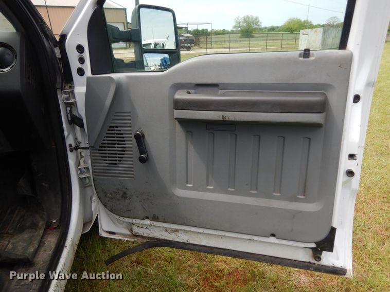 image for item DM2957 2011 Ford F250 Super Duty  SuperCab pickup truck