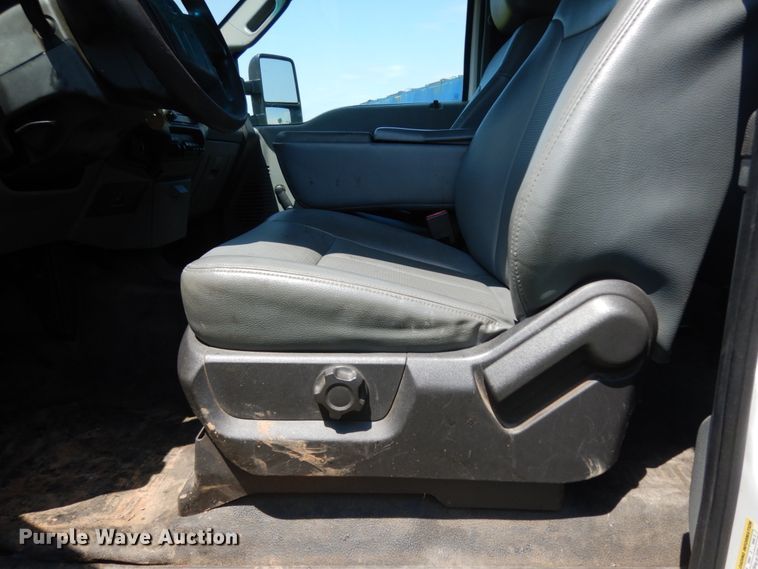 image for item DM2958 2015 Ford F250 Super Duty  SuperCab pickup truck