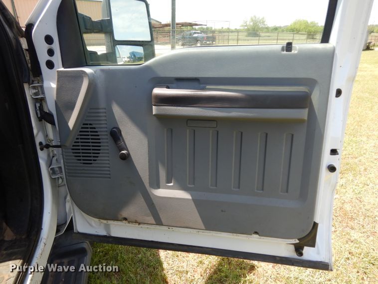 image for item DM2958 2015 Ford F250 Super Duty  SuperCab pickup truck