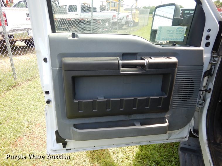 image for item DM2960 2016 Ford F250 Super Duty  SuperCab pickup truck