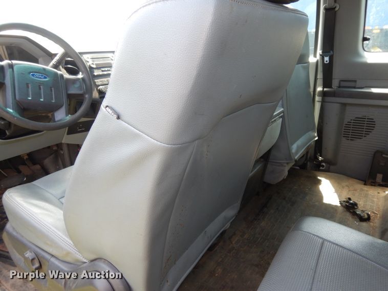 image for item DM2960 2016 Ford F250 Super Duty  SuperCab pickup truck