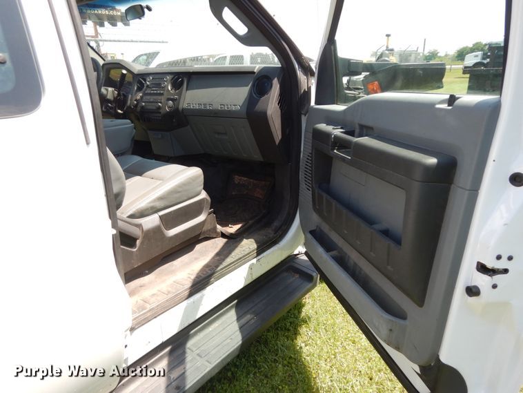 image for item DM2960 2016 Ford F250 Super Duty  SuperCab pickup truck