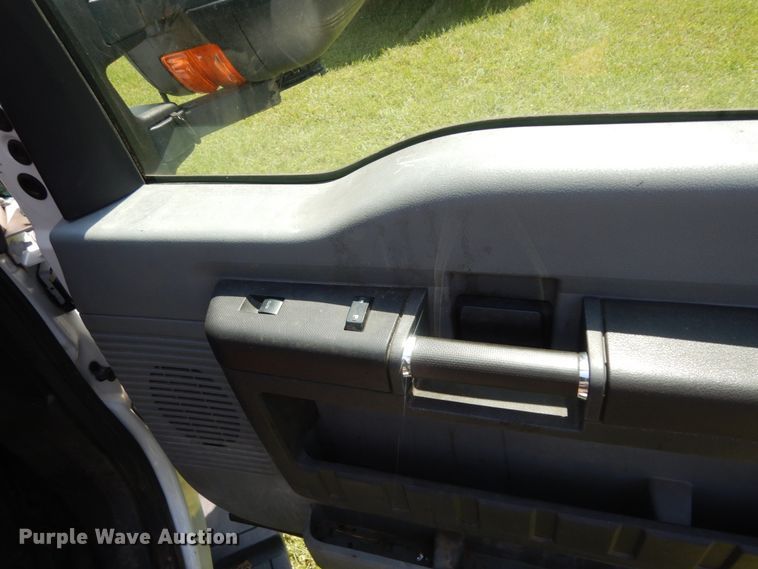 image for item DM2960 2016 Ford F250 Super Duty  SuperCab pickup truck