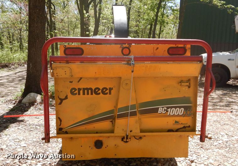 image for item DM4277 2002 Vermeer BC1000XL  wood chipper