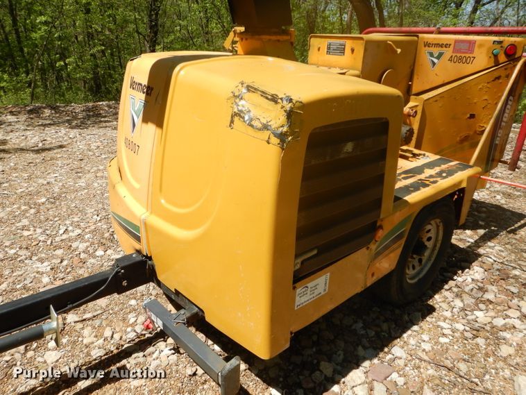 image for item DM4277 2002 Vermeer BC1000XL  wood chipper