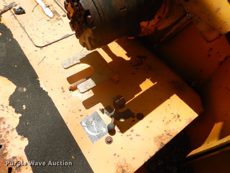 image for item DM4277 2002 Vermeer BC1000XL  wood chipper