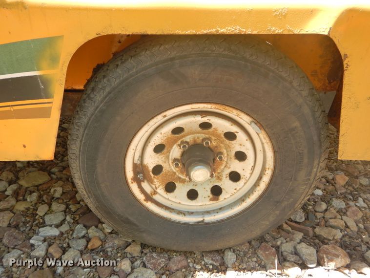 image for item DM4277 2002 Vermeer BC1000XL  wood chipper