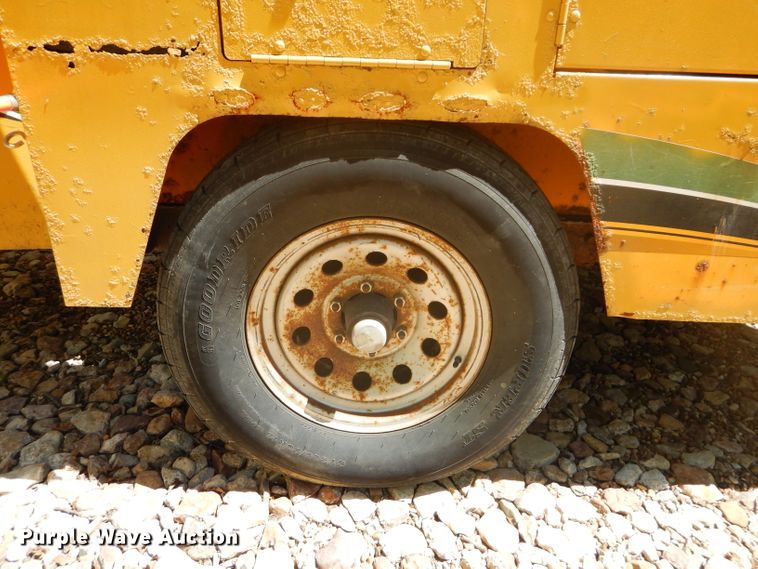 image for item DM4277 2002 Vermeer BC1000XL  wood chipper