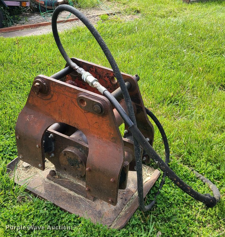 image for item DN5508 Backhoe plate compactor