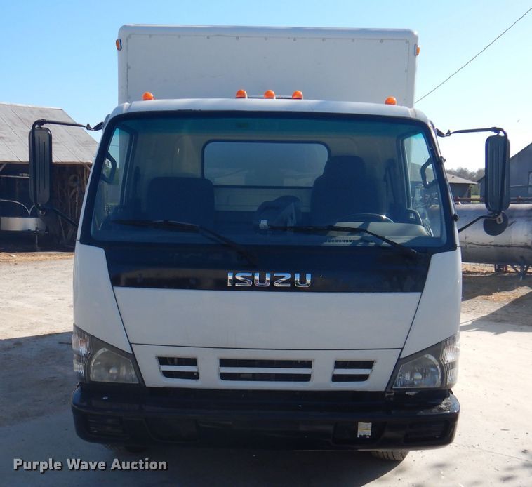 image for item DY9684 2007 Isuzu NPR  box truck