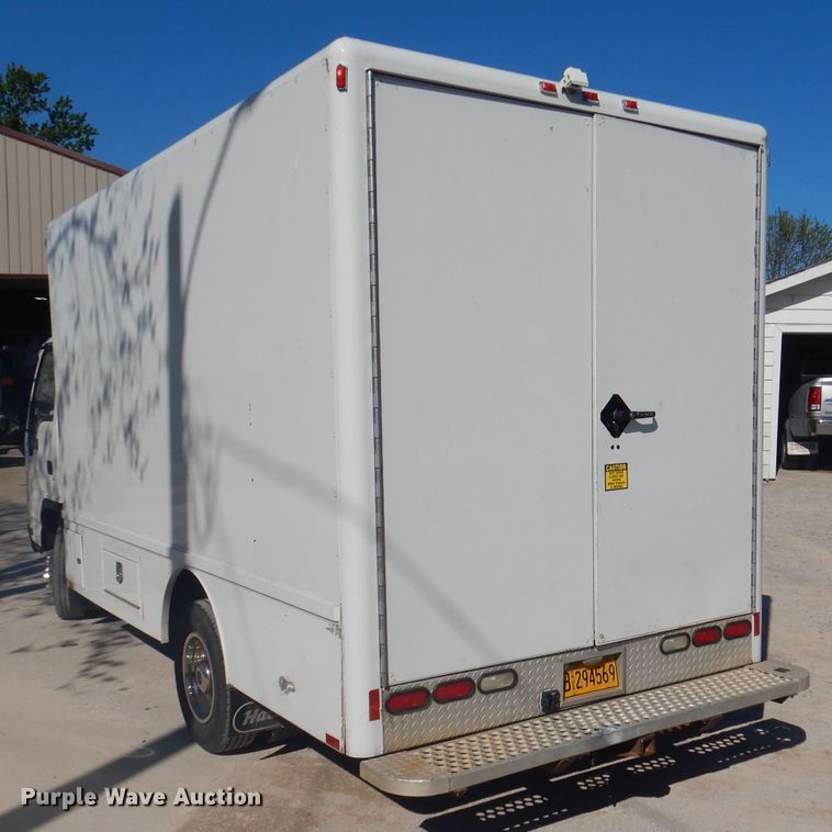 image for item DY9684 2007 Isuzu NPR  box truck
