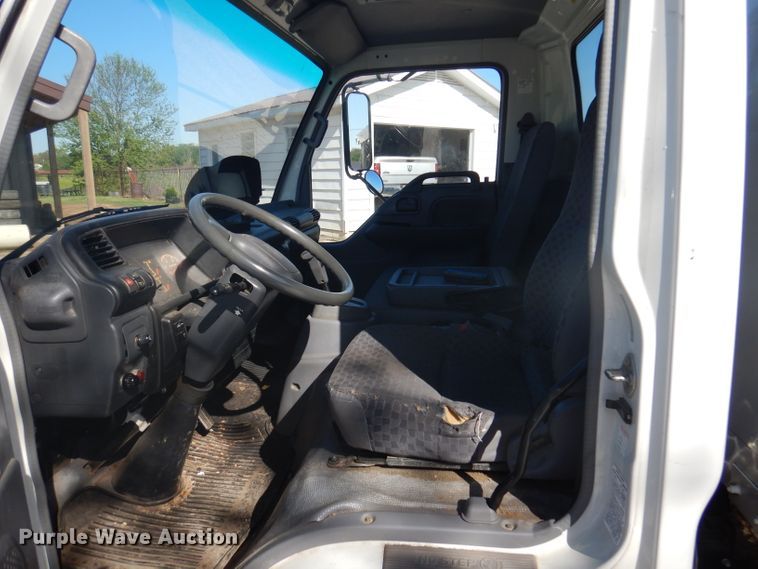 image for item DY9684 2007 Isuzu NPR  box truck