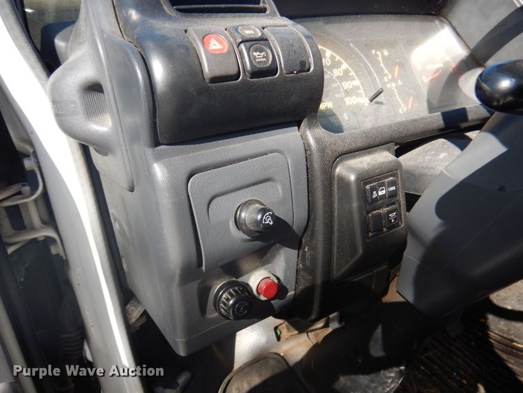 image for item DY9684 2007 Isuzu NPR  box truck