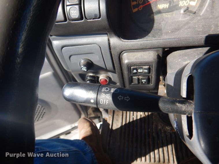 image for item DY9684 2007 Isuzu NPR  box truck