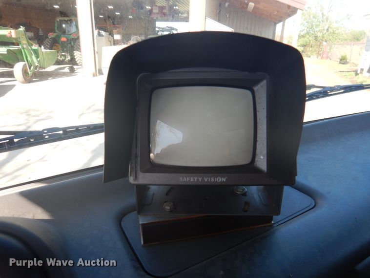 image for item DY9684 2007 Isuzu NPR  box truck