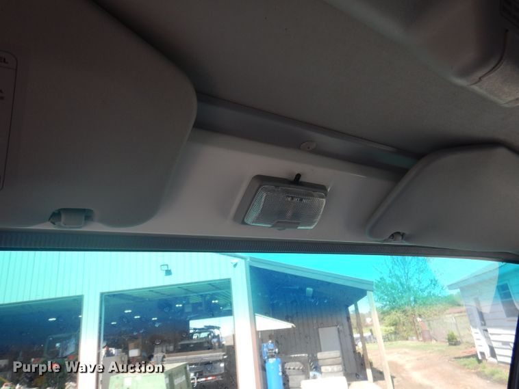 image for item DY9684 2007 Isuzu NPR  box truck