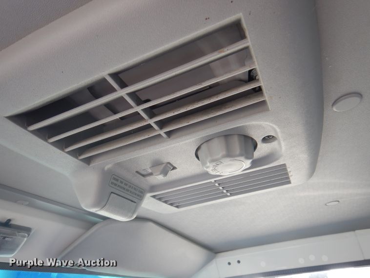 image for item DY9684 2007 Isuzu NPR  box truck