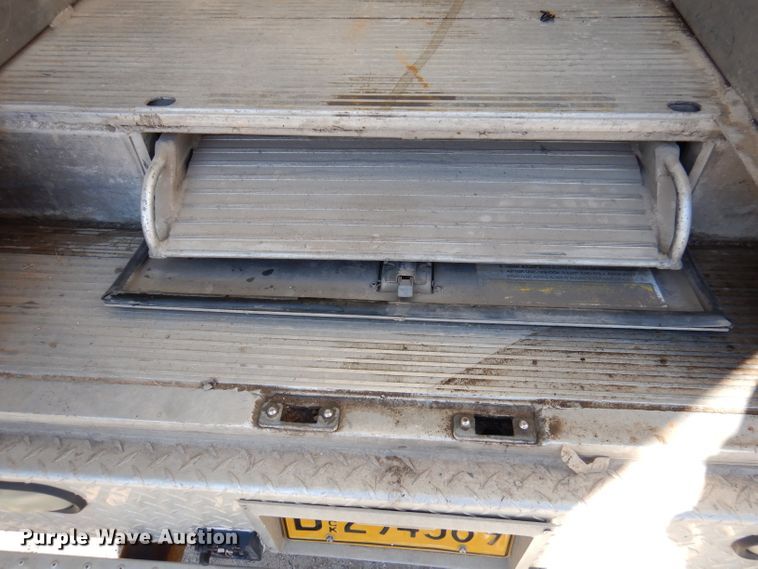 image for item DY9684 2007 Isuzu NPR  box truck