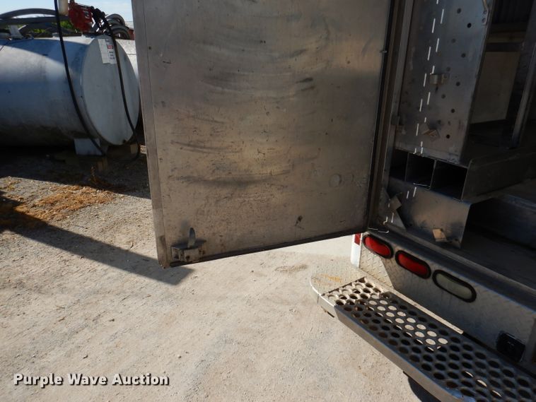 image for item DY9684 2007 Isuzu NPR  box truck