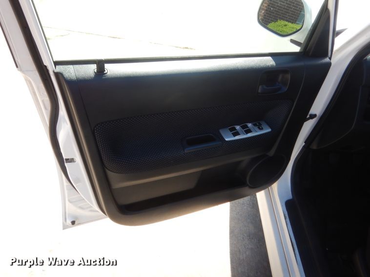 image for item ET9154 2005 Scion XB  SUV