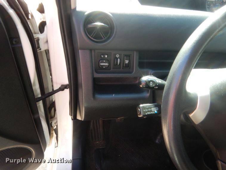 image for item ET9154 2005 Scion XB  SUV