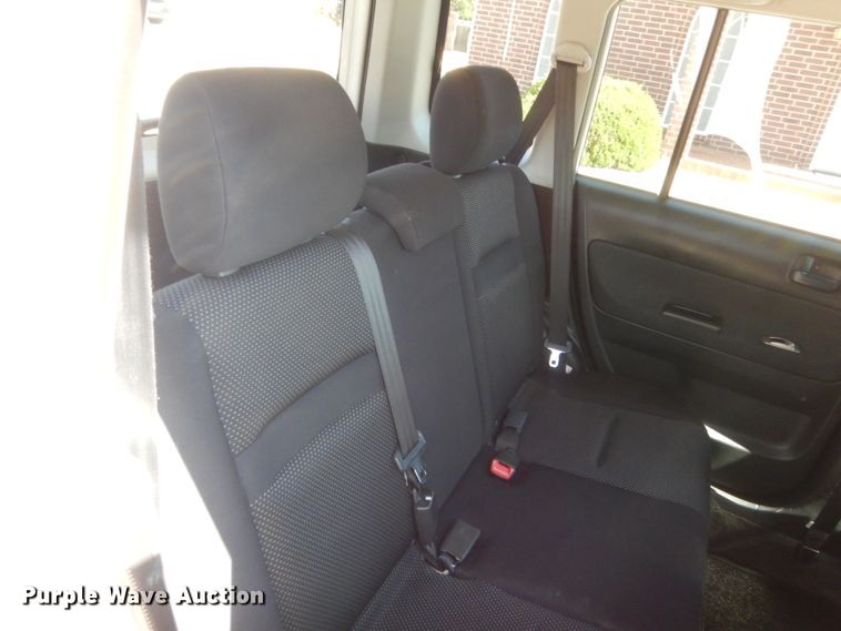 image for item ET9154 2005 Scion XB  SUV