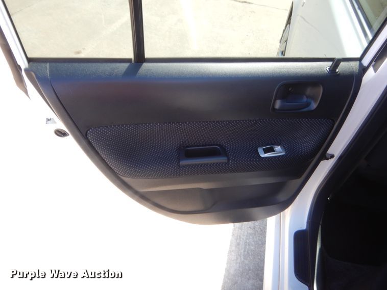 image for item ET9154 2005 Scion XB  SUV