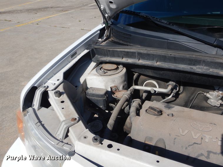 image for item ET9154 2005 Scion XB  SUV