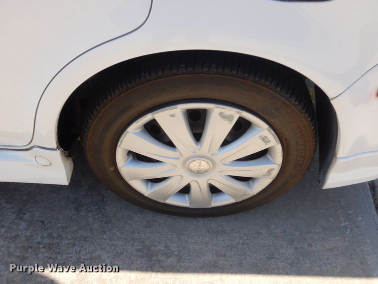 image for item ET9154 2005 Scion XB  SUV