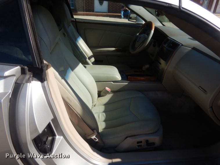 image for item ET9156 2005 Cadillac XLR  convertible