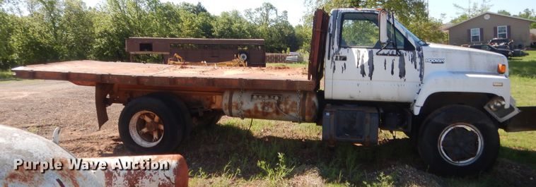 image for item ET9170 1990 Chevrolet Kodiak  flatbed truck