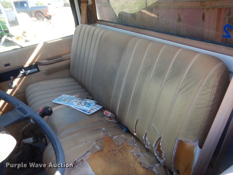 image for item ET9170 1990 Chevrolet Kodiak  flatbed truck