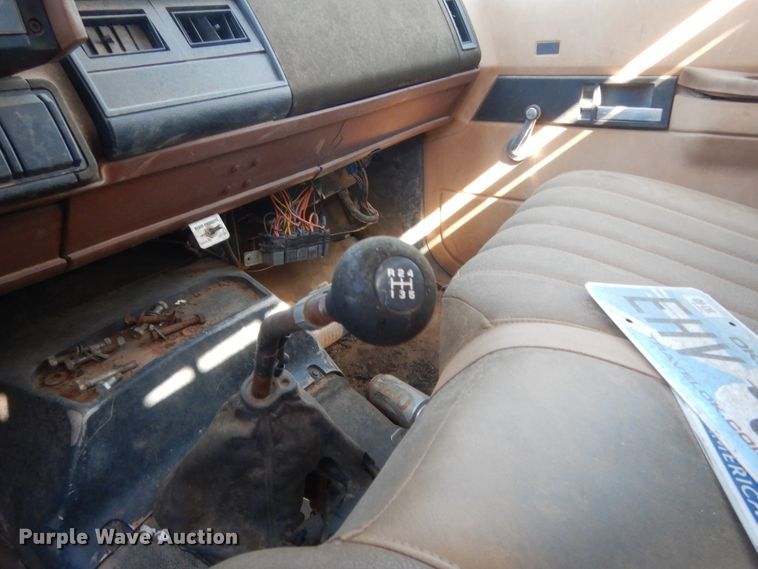 image for item ET9170 1990 Chevrolet Kodiak  flatbed truck